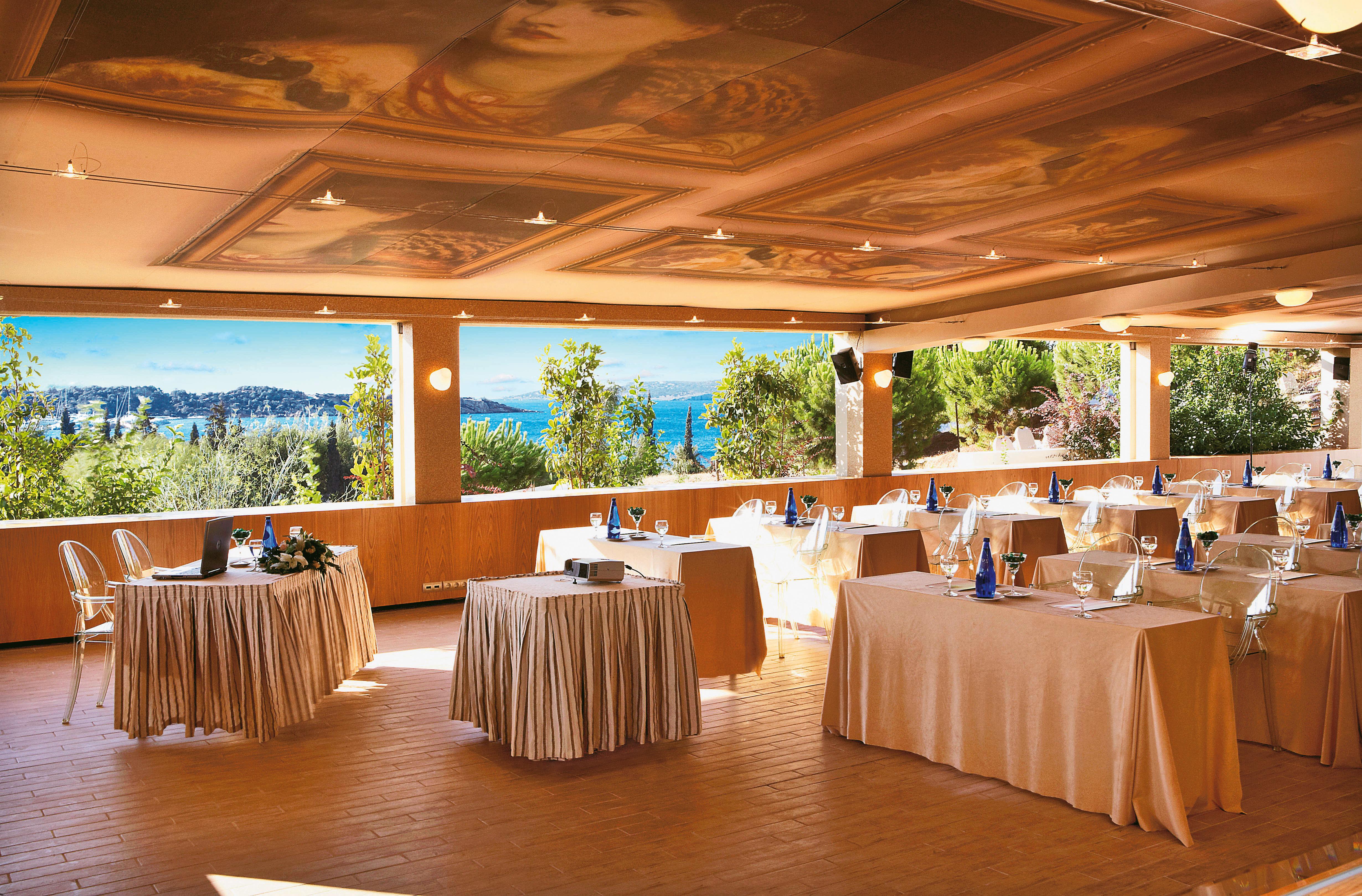 Hotel The Roc Club, A Grecotel To Live Vouliagméni